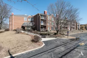 805 Leicester Rd, Elk Grove Village, IL 60007 - Photo 1