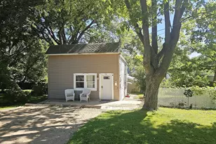 1216 S Ottawa Ave, Dixon, IL 61021 - Photo 1