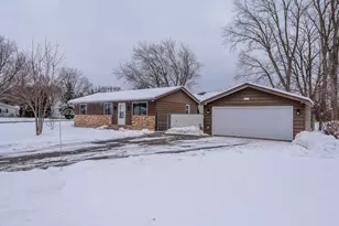 1807 Parklane Ave, McHenry, IL 60050 - Photo 1