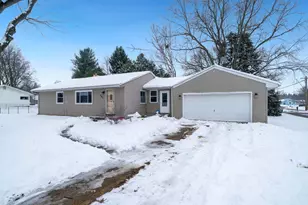 301 Barbara St, Mount Morris, IL 61054 - Photo 1