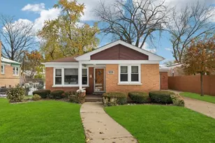 9219 S Spaulding Ave, Evergreen Park, IL 60805 - Photo 1