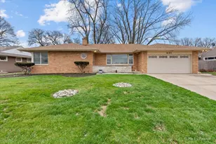 431 N Melrose Ave, Elgin, IL 60123 - Photo 1