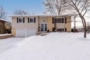 795 Plymouth Rd, Hoffman Estates, IL 60192 - Photo 1