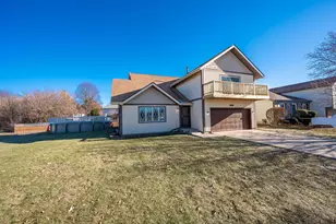 1285 Foxdale Dr, Addison, IL 60101 - Photo 1