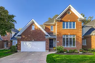 28 Windsor Dr, Elmhurst, IL 60126 - Photo 1