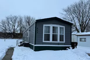 605 Tanglewood Rd, Matteson, IL 60443 - Photo 1