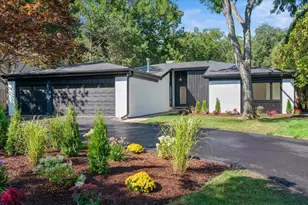 1666 Cloverdale Ave, Highland Park, IL 60035 - Photo 1