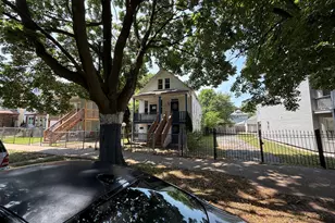 8324 S Kingston Ave, Chicago, IL 60617 - Photo 1
