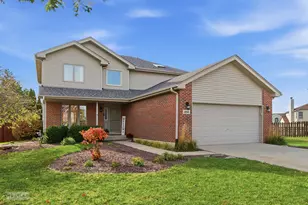 814 Edgewater Dr, Minooka, IL 60447 - Photo 1