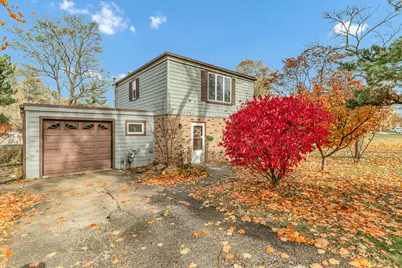 1623 Sawyer Avenue, Glen Ellyn, IL 60137 - Photo 1