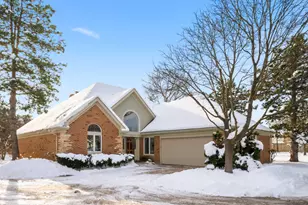 336 Rivershire Ct, Lincolnshire, IL 60069 - Photo 1