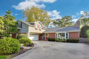 21 Timber Ln, Northbrook, IL 60062 - Photo 1