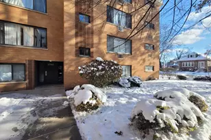 2700 W Lunt Ave, Chicago, IL 60645 - Photo 1