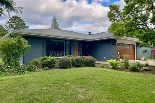 419 S Royal Ct, Palatine, IL 60067 - Photo 1