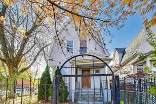 3835 W Montrose Ave, Chicago, IL 60618 - Photo 1