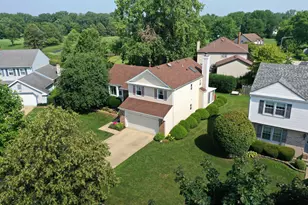 412 Chateau Dr, Buffalo Grove, IL 60089 - Photo 1