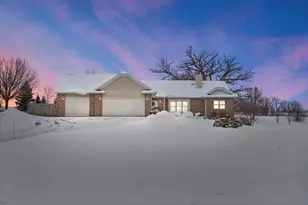 8207 Squirrel Dr, Spring Grove, IL 60081 - Photo 1