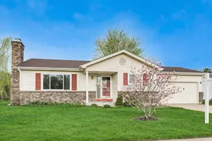 3918 N Galesburg Ave, Arlington Heights, IL 60004 - Photo 1