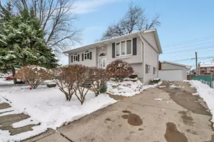 334 Hemlock Ave, Romeoville, IL 60446 - Photo 1