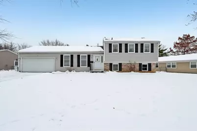 21 Cumberland Drive, Schaumburg, IL 60194 - Photo 1