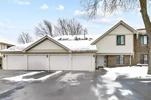 847 E Coach Rd, Palatine, IL 60074 - Photo 1