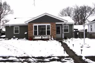 809 Douglas St, Morris, IL 60450 - Photo 1