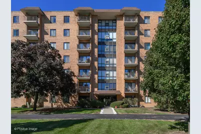 1727 W Crystal Lane #208, Mount Prospect, IL 60056 - Photo 1