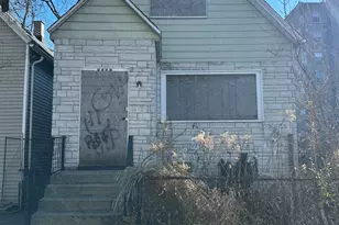 2921 E 78th Pl, Chicago, IL 60649 - Photo 1