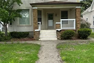 212 W Washington St, Streator, IL 61364 - Photo 1
