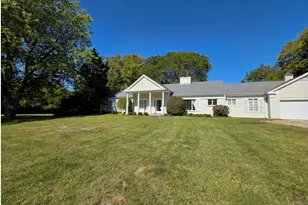 232 Donlea Rd, Barrington Hills, IL 60010 - Photo 1