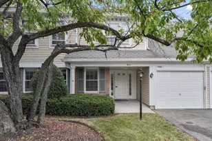 910 Persimmon Ln, Mount Prospect, IL 60056 - Photo 1