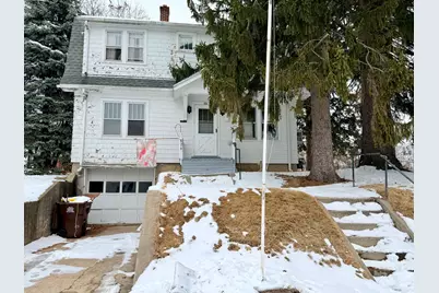 826 W Chestnut Street, Freeport, IL 61032 - Photo 1