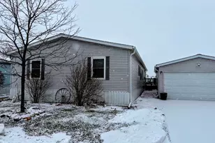 1075 Beechnut Cir, Manteno, IL 60950 - Photo 1