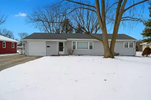 740 N Elmwood Dr, Aurora, IL 60506 - Photo 1