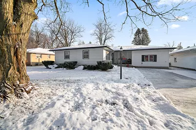 322 N Franklin Street, Momence, IL 60954 - Photo 1
