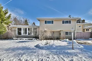 521 Michael Manor, Glenview, IL 60025 - Photo 1