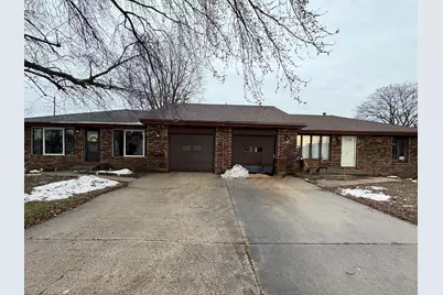 909 Carlisle Drive, Rochelle, IL 61068 - Photo 1