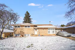 113 April Ln, North Aurora, IL 60542 - Photo 1