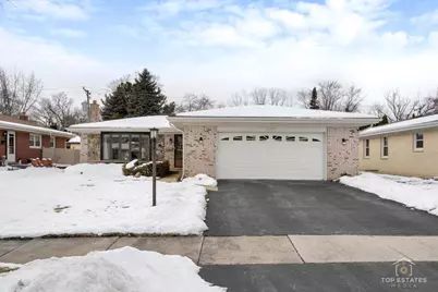 1018 S Beechwood Drive, Mount Prospect, IL 60056 - Photo 1
