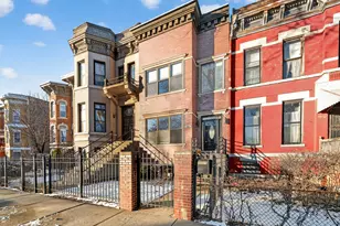626 E Oakwood Blvd, Chicago, IL 60653 - Photo 1