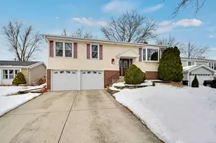 534 Cottonwood Cir, Bolingbrook, IL 60440 - Photo 1