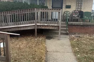 8828 S Yates Blvd, Chicago, IL 60617 - Photo 1
