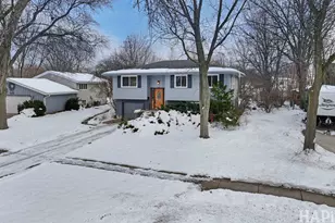 1835 W Weathersfield Way, Schaumburg, IL 60193 - Photo 1
