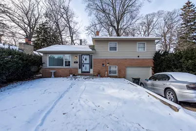 732 Whitney Avenue, Winthrop Harbor, IL 60096 - Photo 1