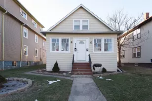 832 Lenox Ave, Waukegan, IL 60085 - Photo 1
