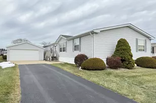 4 Cynthia Ln, Beecher, IL 60401 - Photo 1