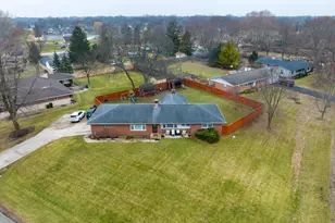 6 Patricia Ln, Prospect Heights, IL 60070 - Photo 1