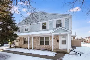 720 Huntly Ct, Schaumburg, IL 60194 - Photo 1
