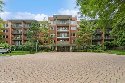 3900 W Bryn Mawr Avenue #207, Chicago, IL 60659 - Photo 1