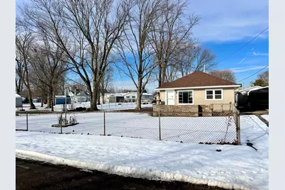 221 W 7th Street, Tilton, IL 61833 - Photo 1